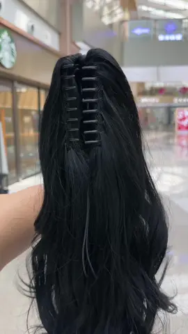 Who said cute hair takes time? 5 sec ponytail!#ponytail #hairextensions #easyhairstyles #sellershortvideochallenge 