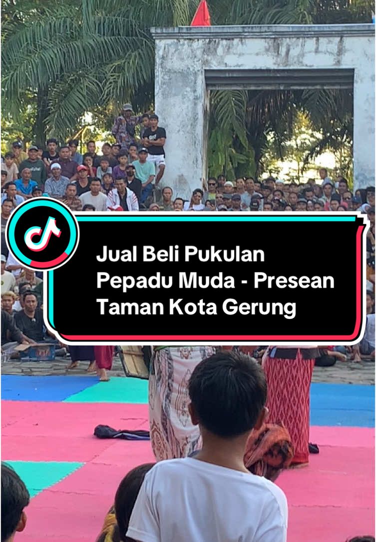 Presean Taman akota Giri Menang gerung menurunkan banyak talenta muda dan pepadu pemula seru dan mantap #lombok #lomboktiktok #lombokvirall🌴🌴 #lombokculture🌴 #lombokbarat #presean #gerung #lombokviral #pepadu #sasak #lombokhits 