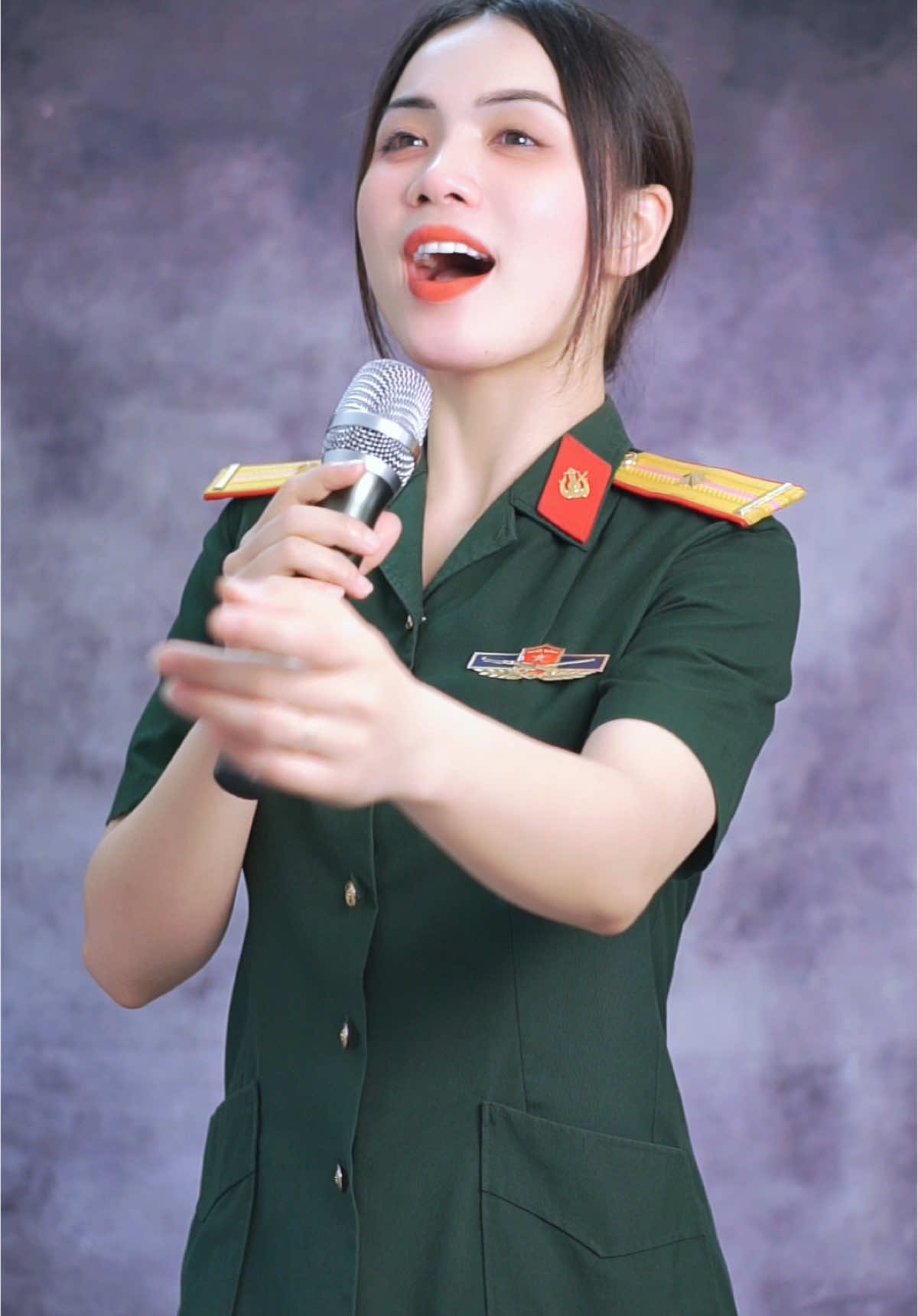 Mừng ngày thống nhất đất nước 30 tháng 4 Bích Tâm hát tặng cả nhà Bài Ca Thống Nhất của nhạc sĩ Võ Văn Di #vietnam #30tháng4 #baicathongnhat #bodoi #xuhuong #bodoicuho #csbichtam 