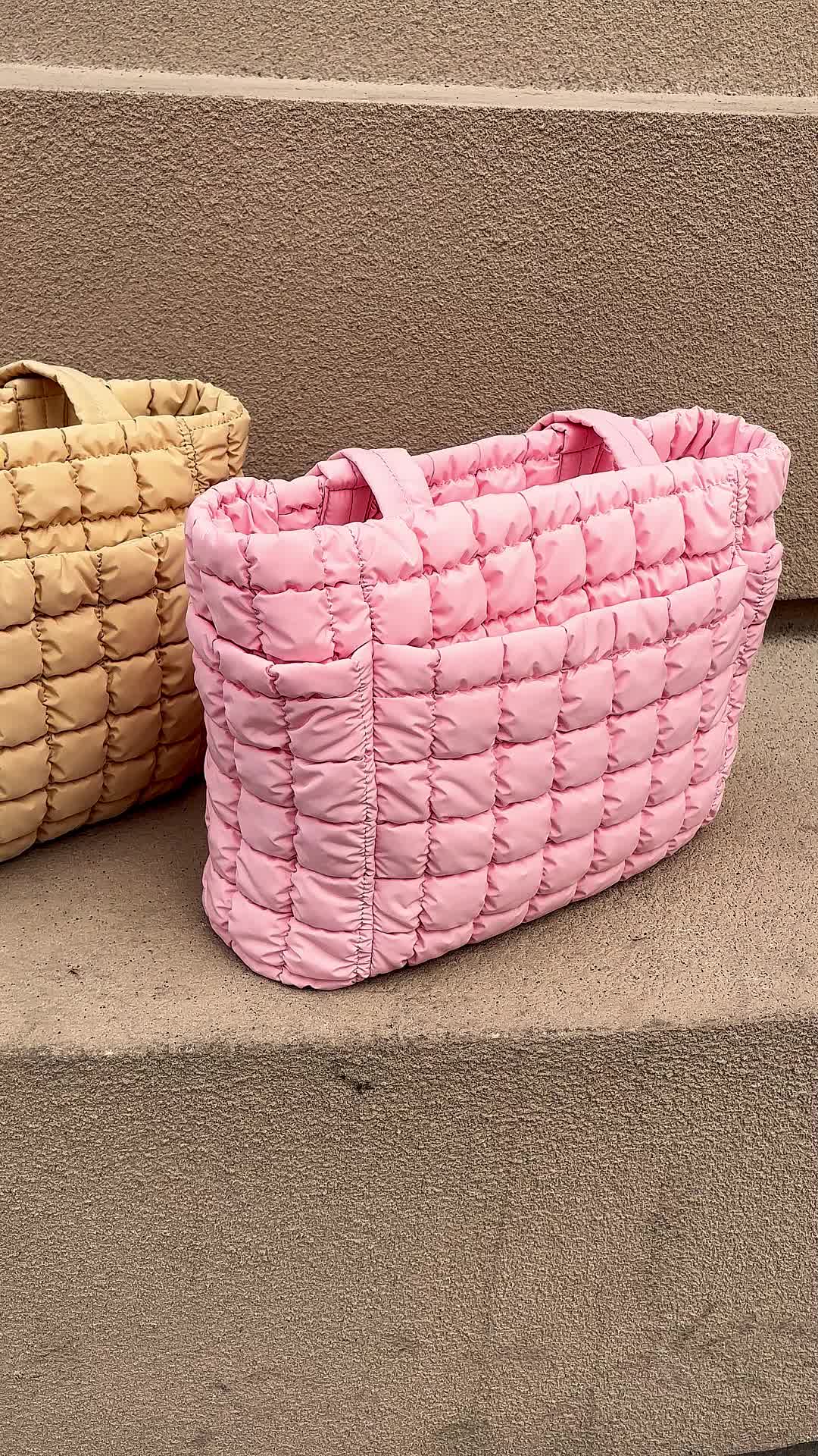 WOW~ Multiple pockets💅 🧝‍♀️#shopvideocarnival #totebag #totebags #puffytote #collegebag #college #worktoge #work #mothersday #weekendbag #travelbag #womenbag