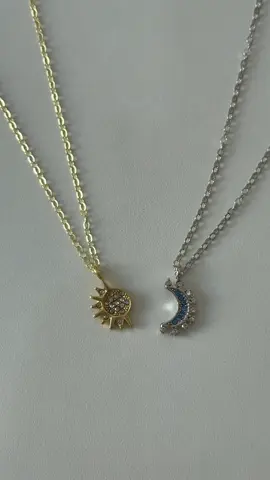 Perfect necklace to share with your friend/bf/gf☀️🌙 #sunandmoonnecklace #necklace #couplenecklace #necklaceforwomen #sunandmoonjewelry 