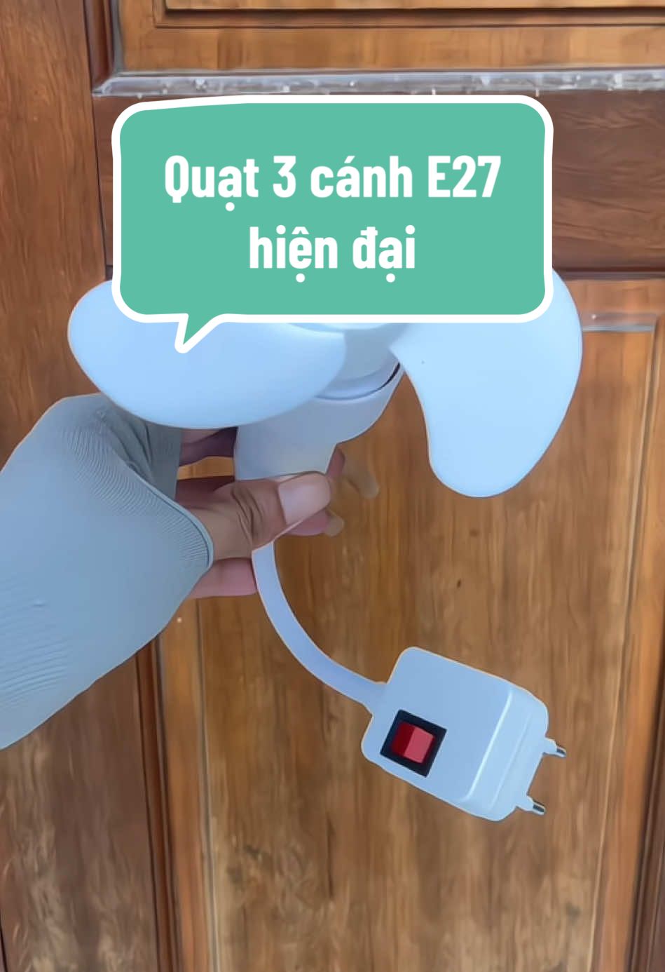 Quạt Làm Mát 3 Cánh E27 Hiện Đại Nhỏ Gọn #quatmini #quattran #quat3canh #dogiadungtienich #xuhuong 