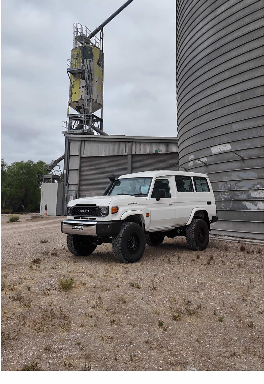 In love with this 🥵 #jacksons4x4 #touring #offroad #toyota #4x4 #landcruiser #78series 