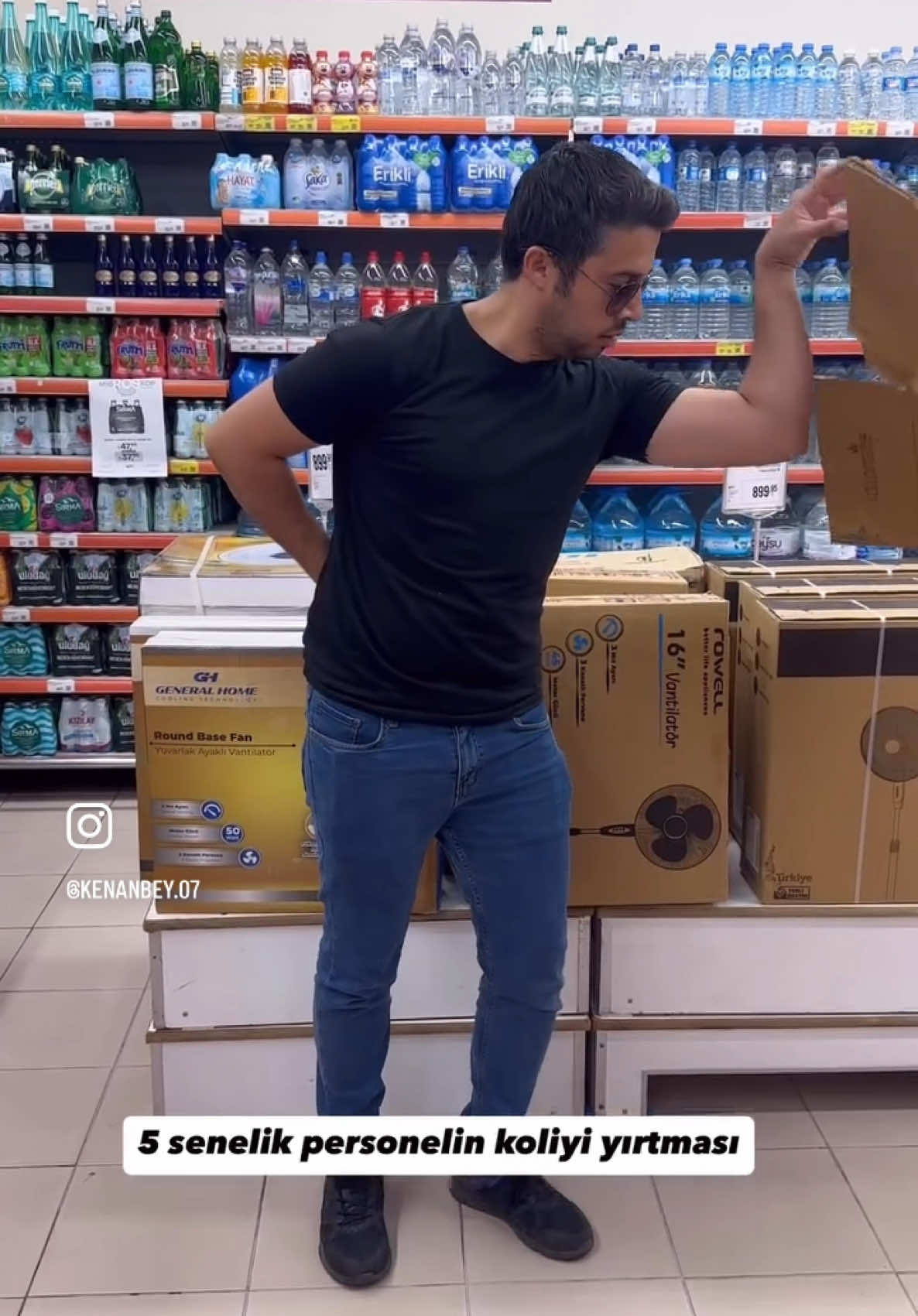 2 günlük personel ile 5 yıllık personelin farkı.😄 (Reklam değil.) #market #süpermarket #migros #bim #şokmarket #koli #viral #komedi #komik #reklamdeğil 