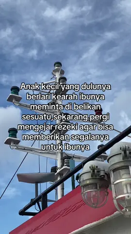 Putra mahkota mama🫶👑#4youpage #storytime #fypp #kapaltugboat #pelautindonesia #fypage #kulikapal⛓️🌍🚢 #mama #anakkecil 