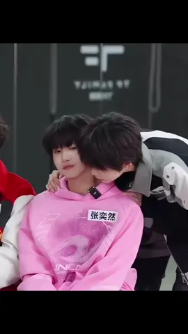 อุ๊ปส์ 🫢 #zhangyiran #张怡然  #chenyiheng #陈奕恒  #tffamilygen4 #tf家族四代  #tffamily_4th_generation 
