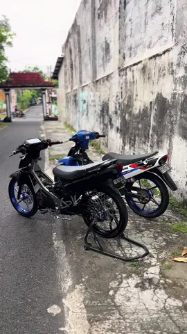 Comeback lagi🔥 #satriasolostyle #2strokeindonesia #sisasemalamgarage #fyp #fypシ゚ #satrialumba #satria2tak 