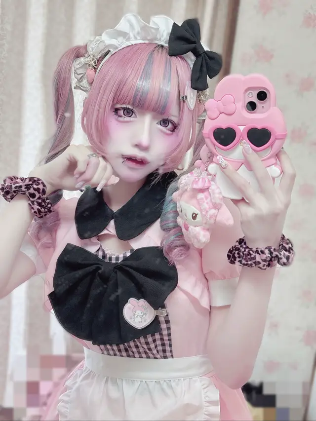 しまむら×みにとまコラボ♡ メイドさんが至高♡ 王道❔地雷❔どっちも好き✊🏻ᴖ ̫ᴖ ジャージは一枚で着て可愛い♡ 友達と双子したプリクラとか見てみたい^> ·̫ <^⭐️♩ しまむらさんの店舗にならんでるみたいですᐡᴗ͈ ·̫ ᴗ͈まだの人はゲットしてね~♩ #pr #しまむら #地雷系 #地雷 #量産型 #fyp 
