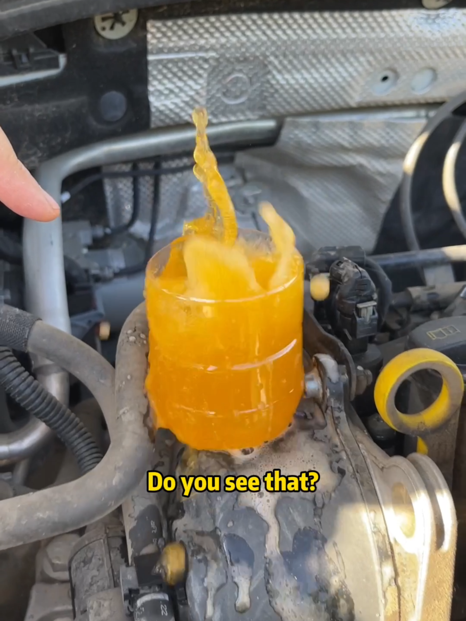 Use this catalyst to clean carbon deposits from your car!#fpy #driving #skills #knowledge