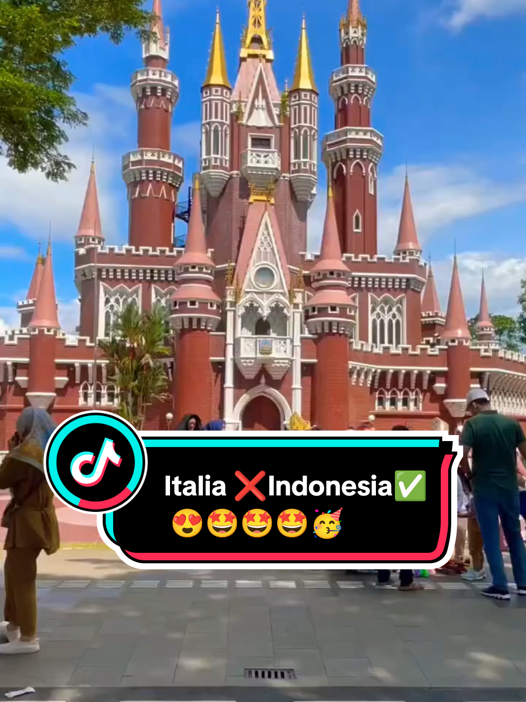 ITALIA❌ INDONESIA✅ Habis Gajian, Tanggal merah pula. Cocok Banget nih kita Liburan. Bareng Pacar/Keluarga Mainnya ke TMII Yuk Buruan Naik Kereta Gantung TMII_ Wajah Baru Taman Mini Indonesia Indah (TMII) 2025🥰😍😍😍😍🥳🤩 Note:Beli Tiket dipojok kiri bawah tanda Lokasi ya 😍🥰👇🏻👇🏻 @Taman Mini Indonesia Indah  #tamanminiindonesiaindah #tamanminiindonesia #wisatatamanminiindonesiaindah #wisata #liburan #liburanseru #dua_sembilan29 #viral2025 #videotiktokterbaru #warga62 #wargatiktok #wargaindonesia #fyp #fypage #fypシ゚ #fypp #fypdong #fyppp 