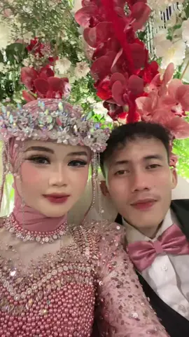 duhaii senangnyaa pengantin baruuuu uhuyyyy🥳🥳🤣🤣 #pengantinbaru  #nikahmuda  #weddingday  #gaunpengantin  #jaspengantin  #fyp  #videoviral 