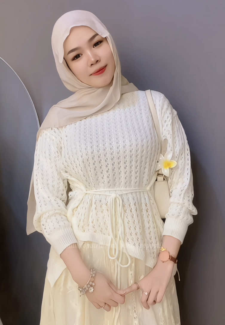 outfit ke pantai gini to much ga?🏝️🐚 #outfitpantai #outfitideas #outfitwanita #atasanwanita #atasanrajut #atasan #rekomendasioutfit #berandatiktok #fyp 