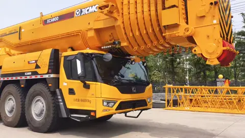 XCMG XCA800G9, la primera grúa todoterreno de 800 toneladas con 9 secciones de pluma telescópica en la industria, con una longitud impresionante de 114.5 metros con la pluma principal completamente extendida.#gruas #XCMG #mexico🇲🇽 