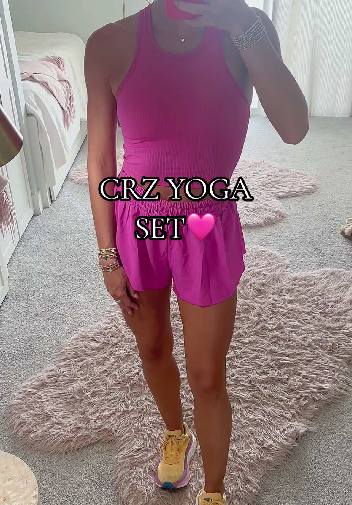In love with this set🩷!! @CRZ YOGA  #fyp #forypupage #tiktok #content #tiktoker #creatorsearchinsights #crz #atheltic #pink #yes #youneedthis 