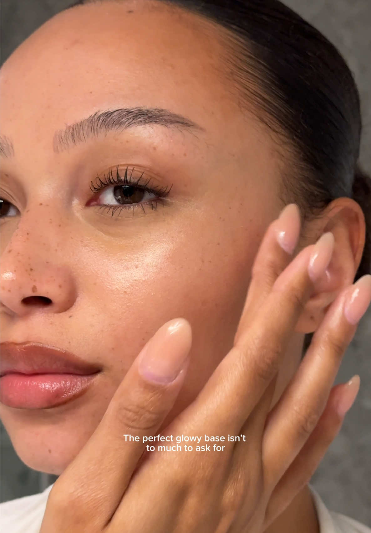 Advertisement for @L’Oréal Paris  The simple answer to where I get my glow from.  #lorealparismakeup #glowymakeup #watchmeglow