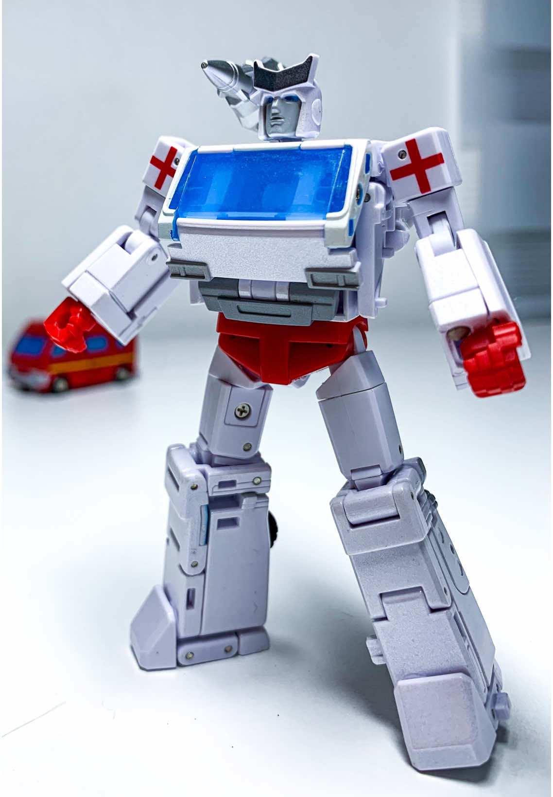 NewAge Ratchet might be small, but the detail is next level! Autobots, roll out!  #Transformers #NewAgeRatchet #ToyTok #ActionFigures #TransformersTikTok #MiniTransformers #AutobotRatchet #ThirdPartyTransformers #CollectorsEdition #ToyReview #FYP