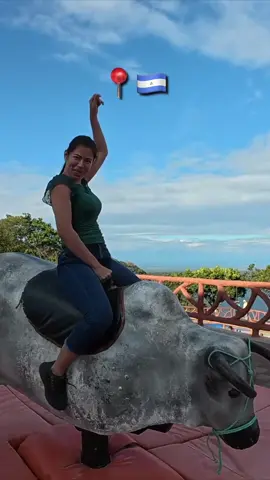 She rides the Bull like a pro! 🇳🇮 #kurtcaz #nicaragua #montadetoros