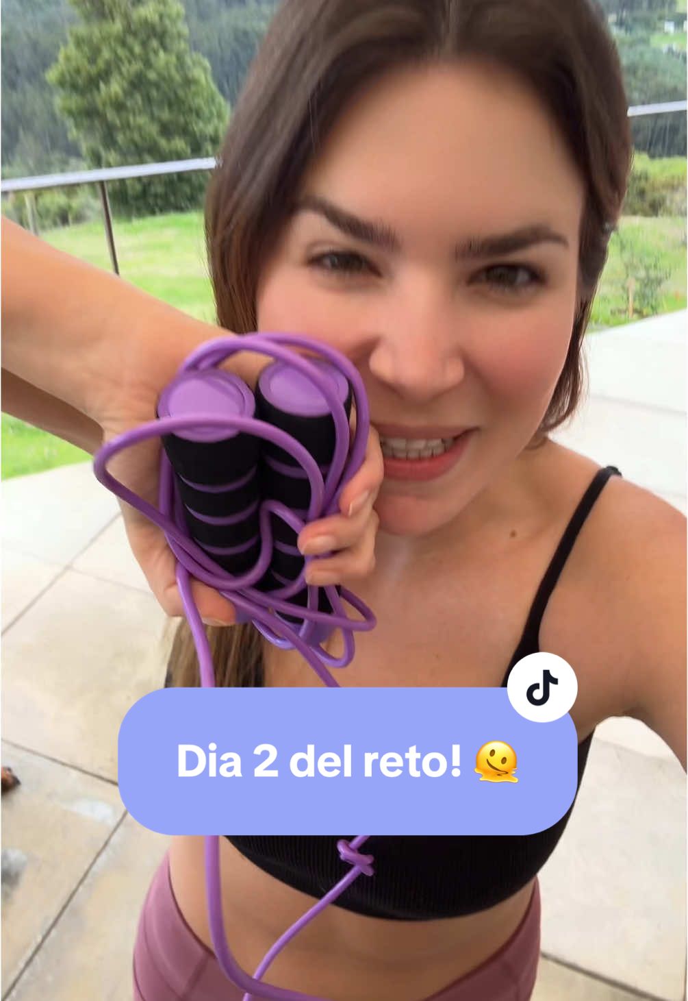 Día 2 del reto saltando 1.000 veces el lazo… tío, estiren las pantorrillas después de saltar 😂🫠
