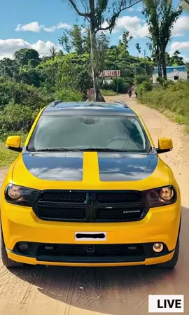 🇺🇸 Le muscle car des SUV… signé USA 💪 Dodge Durango R/T – V8 HEMI 5.7L – 360 chevaux de pur plaisir 🔥 Confort, puissance et style dans un seul bolide. ✅ Intérieur cuir ✅ Toit panoramique ✅ Écran 12