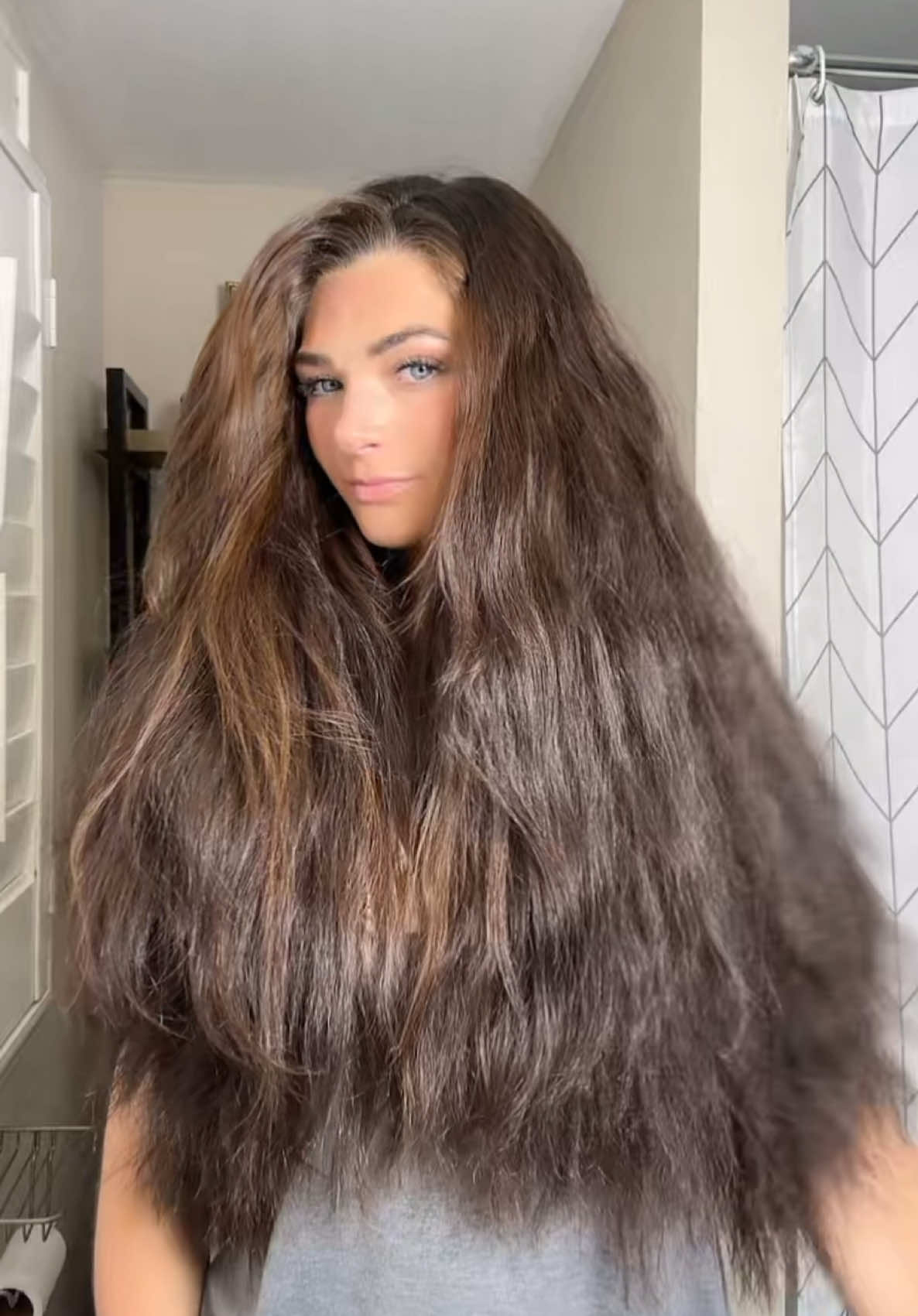 Hagrid hair —> bouncy blowout 💖 So easy to use and affordable for that bouncy blowout look you can do at home! As you can see, my hair is thick and coarse and still does an amazing job on my hair 👏🏼  #tymo #tymobeauty #thickhair #hairlove #longhair #hairgoals #thickhairproblems #bighair #bighairbigdreams #thickhairstyles #blowout #blowoutstyles #itgirlaesthetic #springhair #hagridhair 