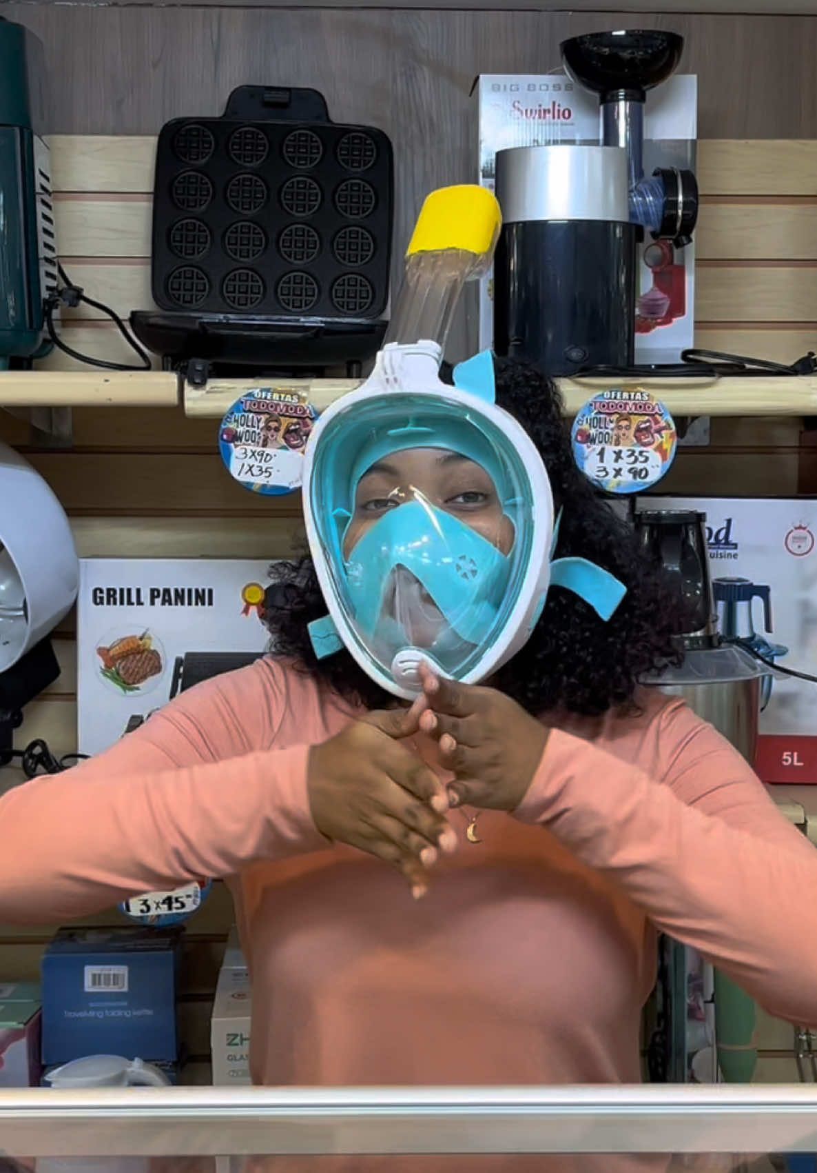 Nos acaba de llegar está increíble Máscara para bucear 🏊🏊‍♀️🏊‍♀️❗️ Es genial no se va empañar ya que tiene dos compartimentos el de la boca y nariz 👃 y el de los ojos 🙌 Envíos a toda Panamá 🇵🇦🚚 #buceo #bucear #mar #peces #piscina #piscinas #marabierto #trucos #panama #panamá #pty #viral #tiktok #fyp 