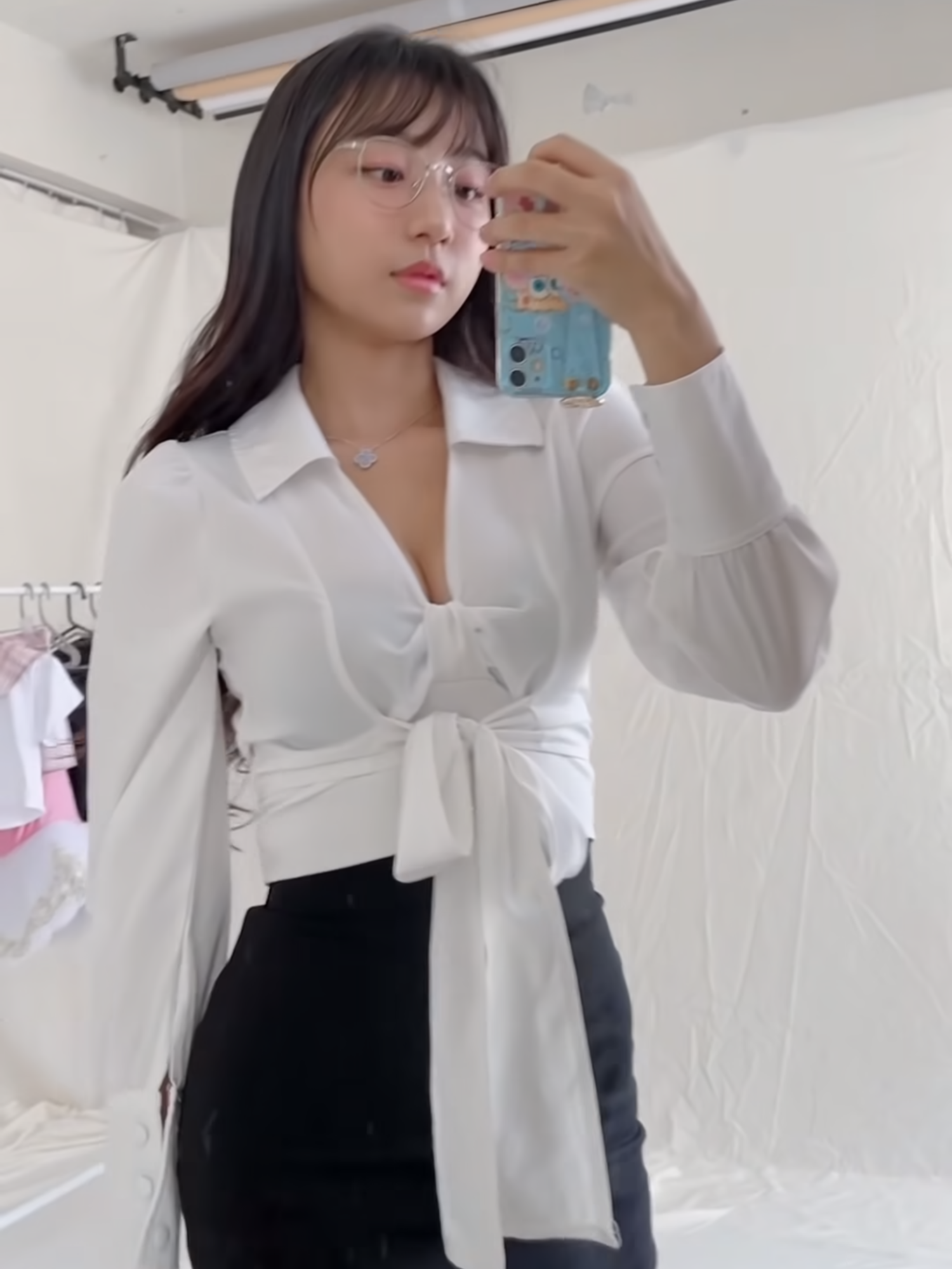 more pyoapple wearing glasses 🤓