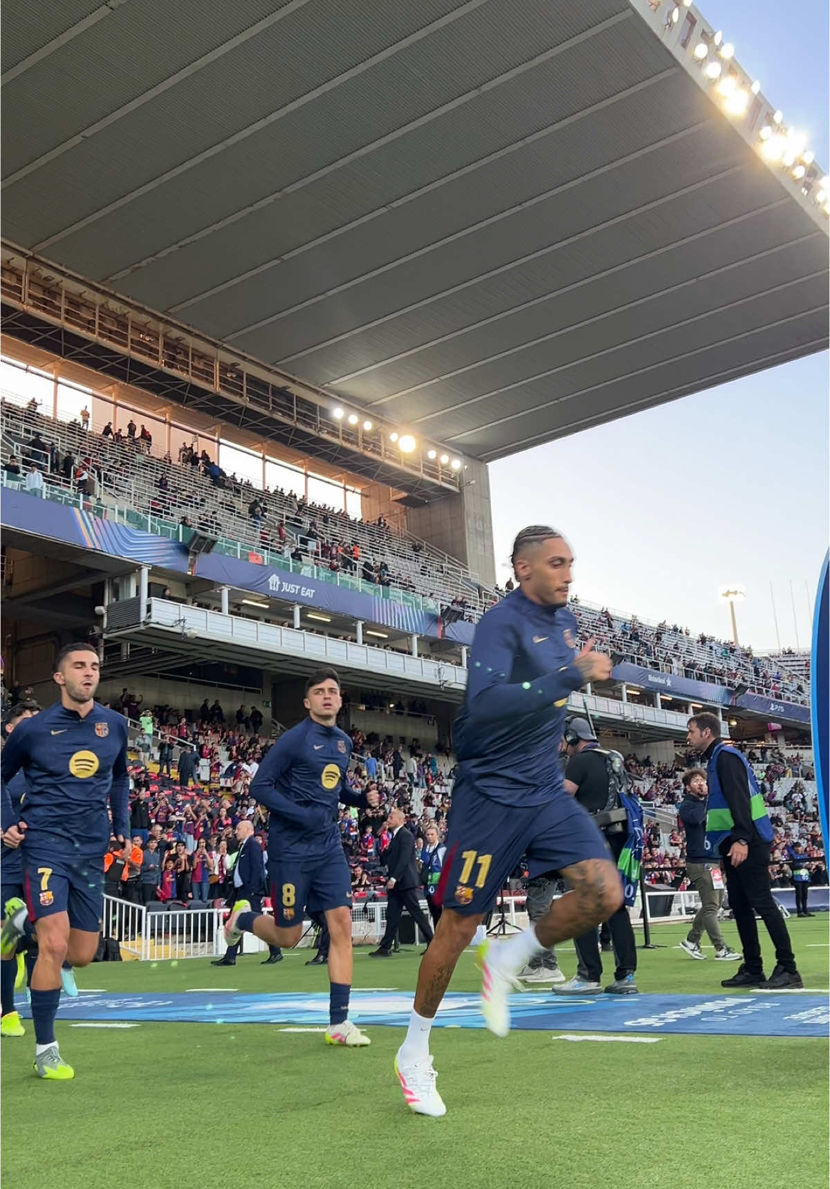 Your favorite team is in the house. 🔥 #fcbarcelona #ucl #barçainter 