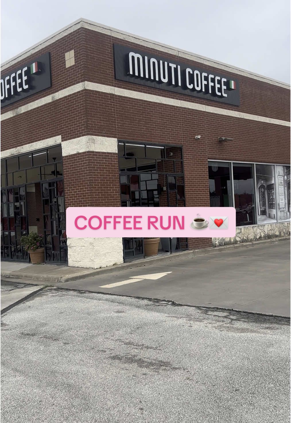 Quick coffee run to minuti coffee 🇮🇹 #coffeerun #coffeevlog #coffeebreak #coffeeaddict #houstoncoffeeshop 