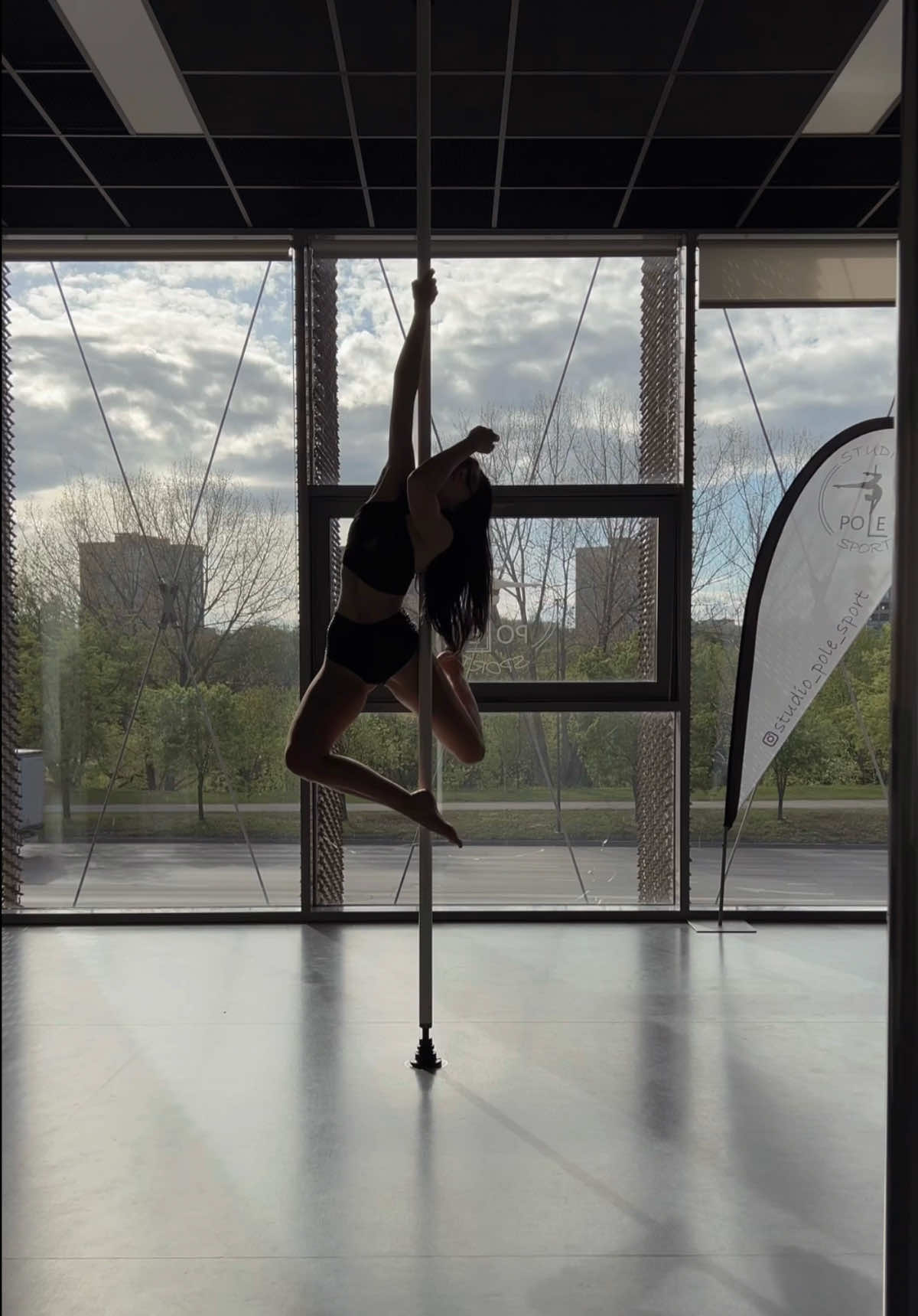 Another combo with #studiopolesport🪐💫