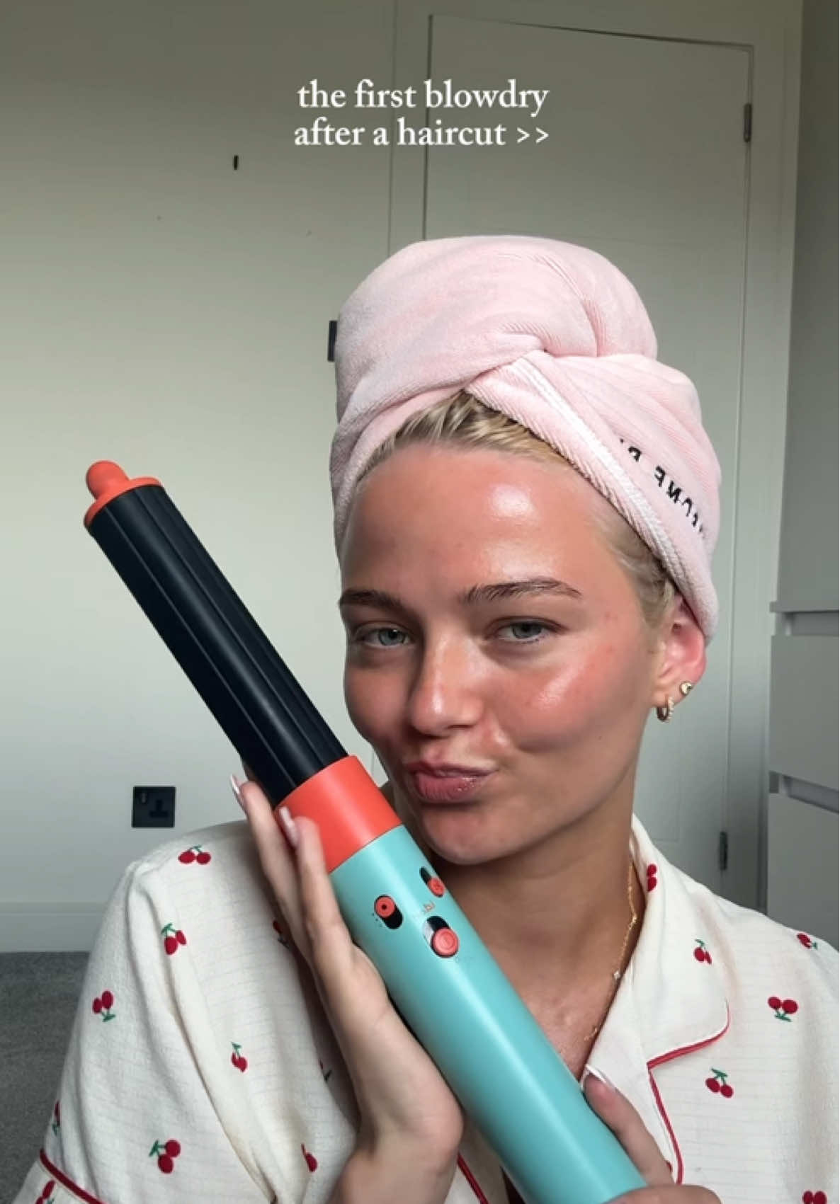 it always turns out so well😍😍 results?✨✨ @Dyson UK @L’Oréal Professionnel @Color Wow UK @Color Wow Hair @Redken @RedkenUKI #hairwashday #hairtutorial #rollers #hairrollers #dysonairwrap #dysonairwrapcurls #airwrapcurls #dysoncurls #blowout #blowdry #bouncyblowout #bouncyblowdry #hairtok #justgirlythings #creatorsearchinsights 
