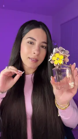 Perfume primaveral de @MarcJacobsFragrances  #marcjacobs #marcjacobsdaisy #perfumetiktok #perfumetok #fragancias #marcjacobsperfect 