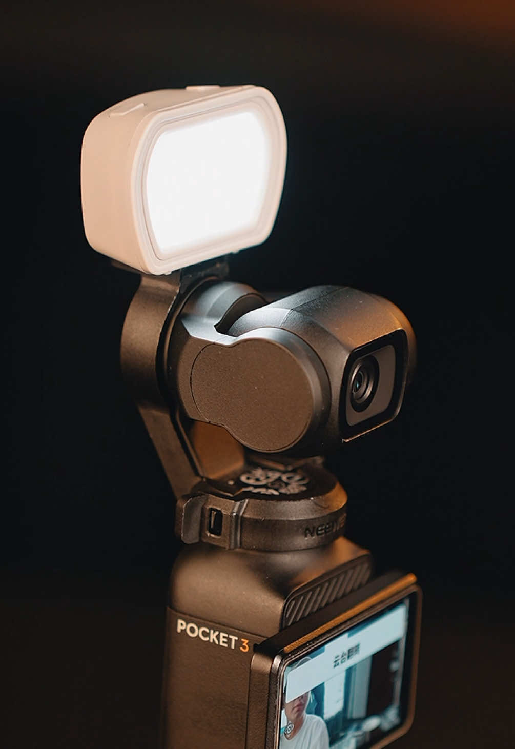 The tiniest magnetic light that makes a BIG difference on the DJI Osmo Pocket 3! #NEEWER #DJI #pocket3 #osmopocket3 #Vlog #phonephotography #Photography #MiniLEDLight #MagneticLight #contentcreator 