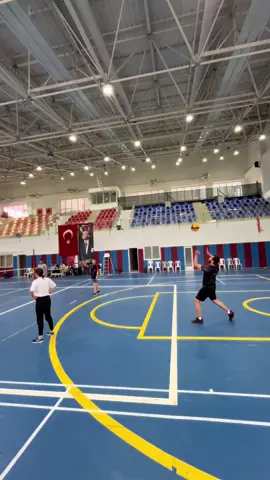 Güzel bir günden kalan. . . . Takip edip beğeni yapar mısınız ?  . . . . #voleybol #turnuva #tv #rakip #smaç #smaçör #hedef #antrenman #pomem #asem 