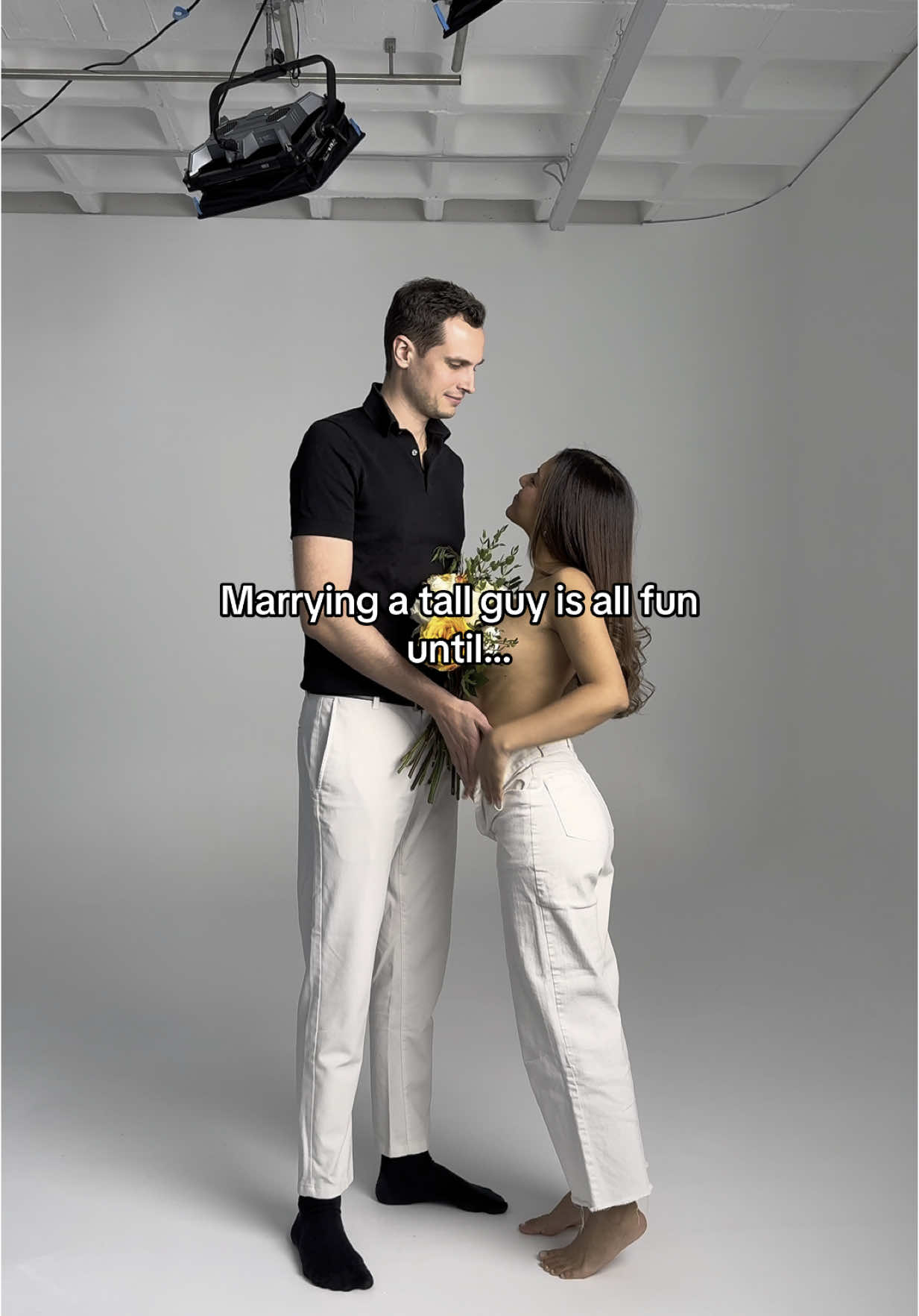 How is it going to come out of meee??? #shortgirlproblems #bigboy #tallguy #pregnancy #pregnantlife #truestory 