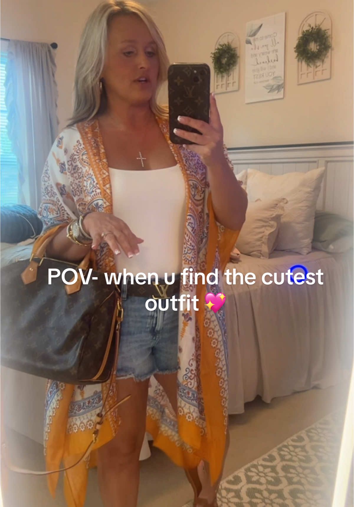 Love pairing a kimono with blue jean shorts in the summer time. 🌸😻☀️