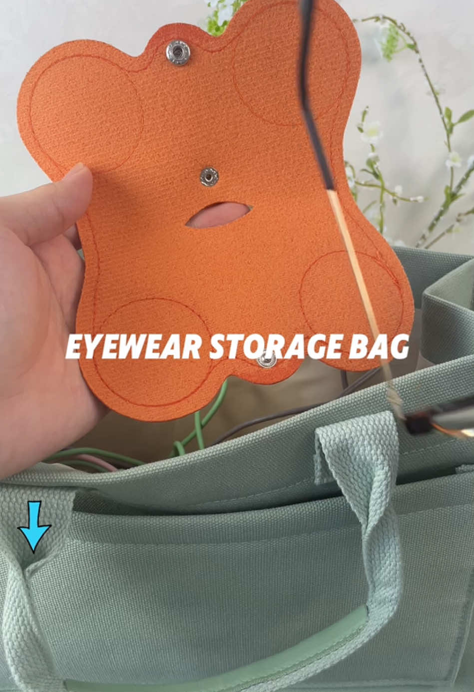 If you have glasses, bring this storage bag. It is not afraid of scratching the mirror surface, and it is also easy to take out. #Storagebag #Glassesstoragebag #Glasses #ShopVideoCarnival #TikTokShopSpringGlowUp #springtok #TikTokMadeMeBuyIt #ttslevelup  #Summer 