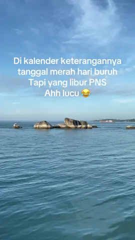 Welcome to indonesia 😭  #hariburuh #shipyard #industry #helmkuning #offshore #offshorelife #bangkabelitung #katakata #hariini 