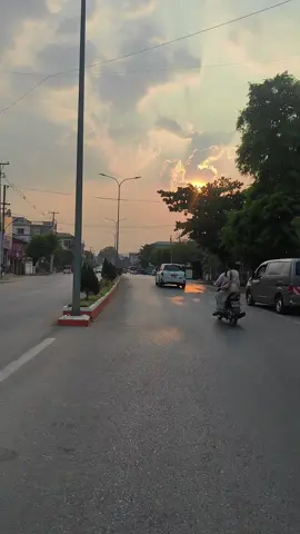 #ပြည်မြို့လွမ်းနေကြသူများအတွက် #မင်းတို့idolဖစ်ချင်လို့🤭💖 #မြင်ပါများပီးချစ်ကျွမ်းဝင်အောင်လို့🤒🖤 #fyppppppppppppppppppppppp #fpyシ #fypage  #pyay #ပြည်ရွှေဆံတော်ဘုရား🙏🙏🙏 
