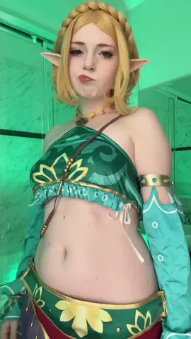 a zelda draft was hiding teehee #zelda #zeldacosplay #botw 
