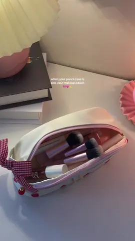 pencil case and makeup pouch in one💫😩 #pencilcase #makeuppouch #pouch #pouchbag #pouchmakeup #pencilcaseaesthetic #fyp #organizer #makeuporganizer #trending 