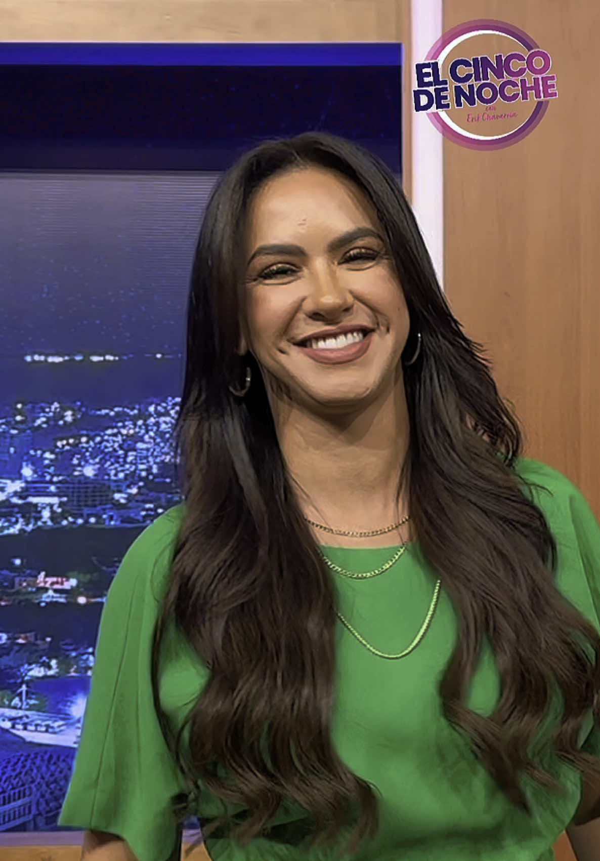¡@Ana Jurka regresa a casa! Este domingo 4 de mayo, la reconocida periodista hondureña Ana Jurka será la invitada especial en El Cinco de Noche.  Con su carisma y experiencia internacional, Ana compartirá momentos inolvidables y anécdotas que te inspirarán. 🕖 7:00 p.m. 📺 Solo por Canal 5, El Líder #AnaJurka #Televicentro #Canal5 