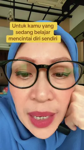 Peluk dirimu sendiri,kamu layak bahagia#hipnoterapipekanbaru #hipnoterapidipekanbaru #mentalsehat 