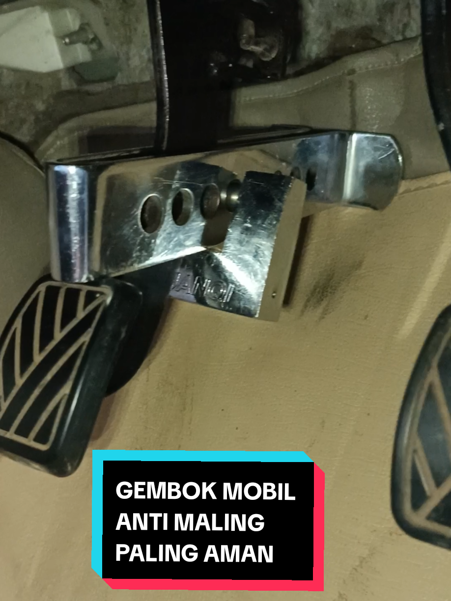 Gembok pedal mobil anti maling paling aman untuk pedal kopling gas dan rem.  #gembokantimaling #gembokpedal #gembokmobil #gembok #gembokkopling #kuncigembokmobil #kunciganda #gembokpedalgasmobil #kuncipengamanmobil #waktuindonesiabelanja #wibgajian #flashsale #gembokpengaman 