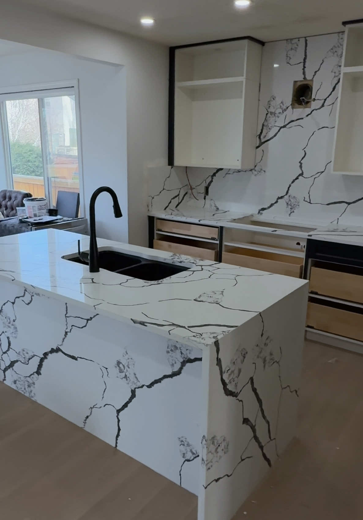 Need new countertops? We’ve got you covered — fast, clean, and custom. Serving Calgary with free estimates #yyc #calgary_yyc #builder #countertops #granitenation #yycrealestate #contractor 