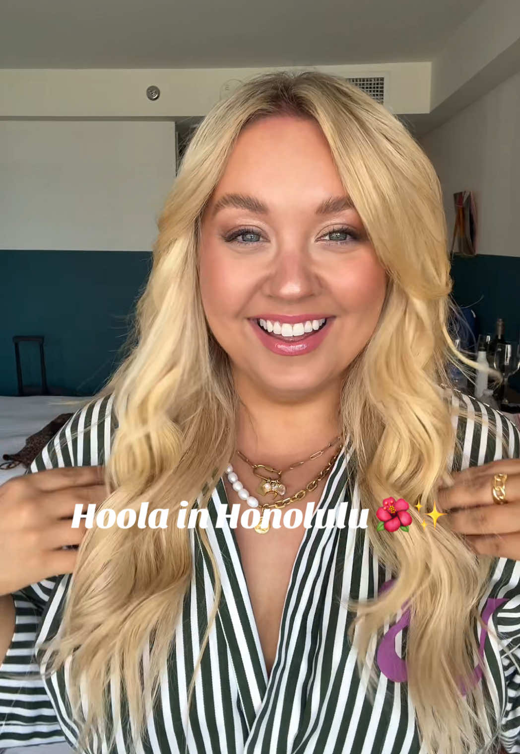 Hoola in Honolulu 🌺 @Benefit Cosmetics #benefit #benefitclubpink #clubpink #vacationglow #vacationmakeup #hoolabronzer 
