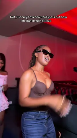 Nah steeze full @IG: mss.joan body #partywithking #mimikingsbirthday #mimikingsbirthdayparty 