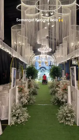 Kesel kerjo kui lumrah bolo , semangat bolo 🙌 #putraanggrainidecoration #fypシ #dekorasiponorogo #dekorasimagetan #dekorasimadiun #weddingtiktok #weddingmarket 