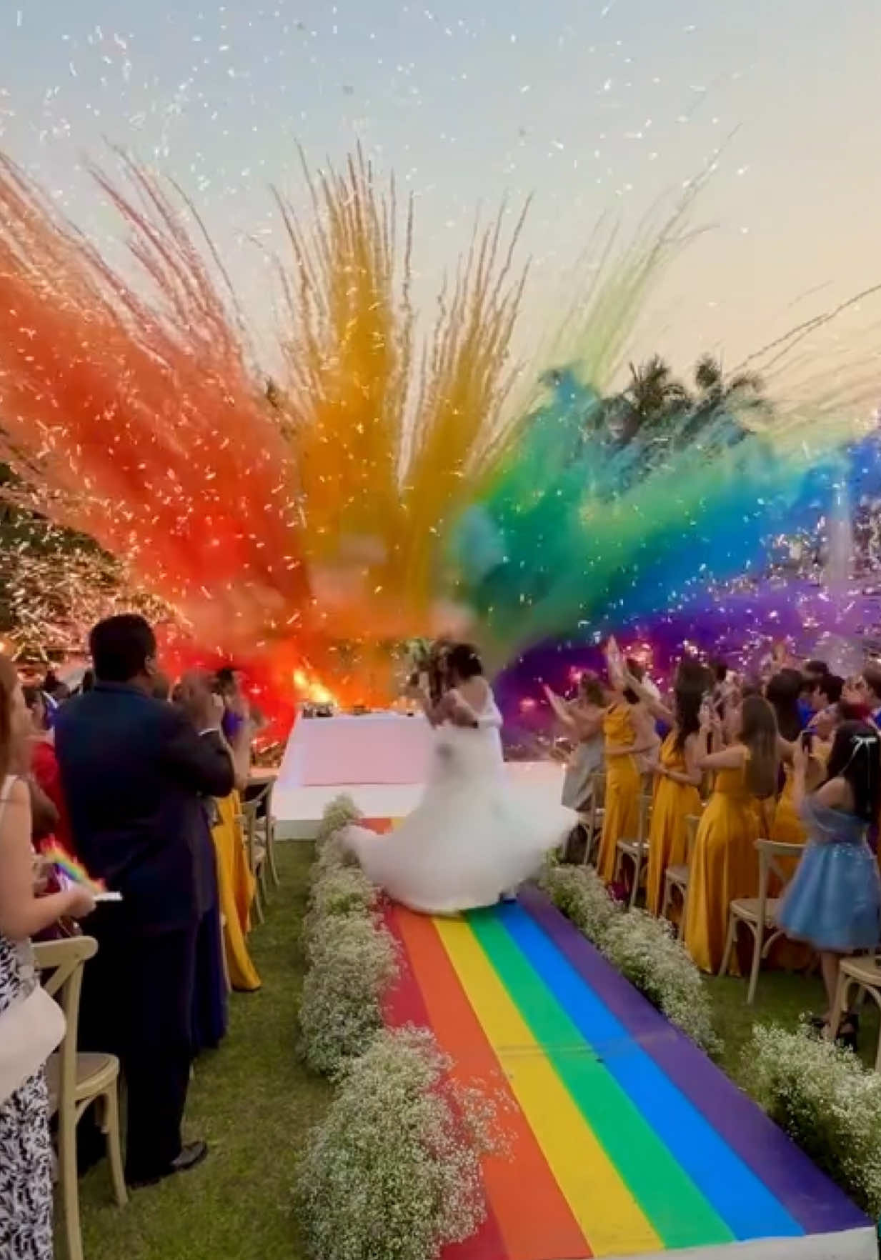 Un vistazo del mejor día de nuestra vida …🥹😍🤵🏼‍♀️👰🏻‍♀️💍🙏🏻❤️ @Karla Holt @Katie Michel  #sinnadaescrito #wedding #Pride #lgbt #lesbianwedding #karlaholt #katiemichel #nuestrahistoria #boda #LoveIsLove