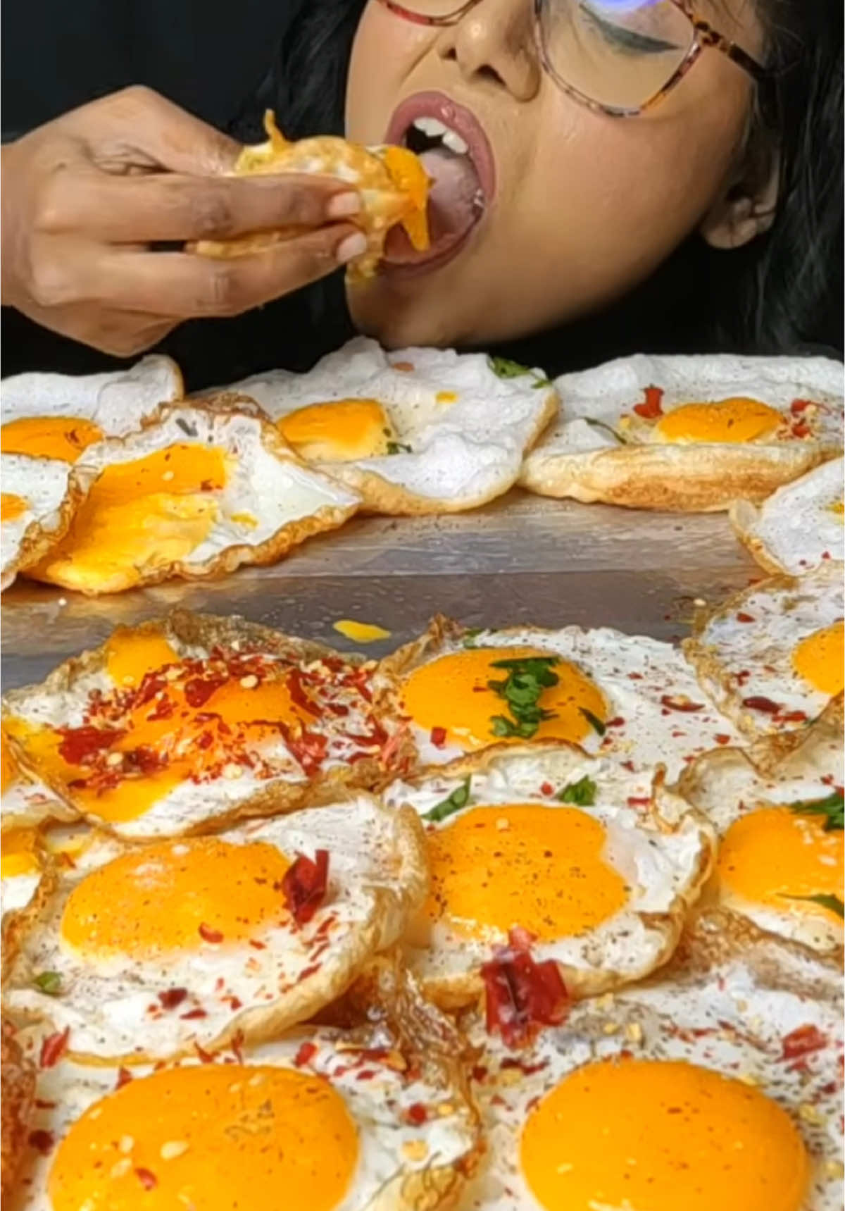 50 fried eggs mukbang ASMR #mukbangeatingshow #viralvideos #eating #eatingsounds #mukbangvideo #mukbangs 