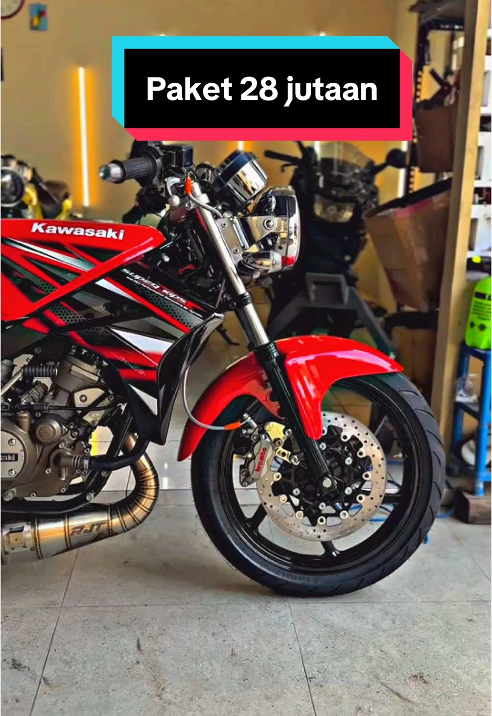 Paket 28 jutaan ready lagi , ninja R down SS , harga 28 jutaan , minat langsung wa/hp 082232414563 lokasi balung jember jatim , jauh bisa bantu kirim ( wajib vc bagi yg jauh) #riwariwigarage #fyp #agstyle5km #ninjassmerah #2strokelover #jualbelininja2tak #ninjasszebra #ninjasszebra #ninjajember #CapCut 